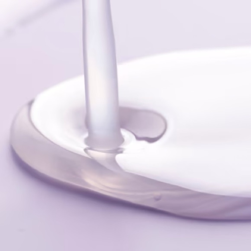 25 ML Tatcha: Pure Camellia Cleansing Makeup Removing Oil Mini - Picture 2 of 2